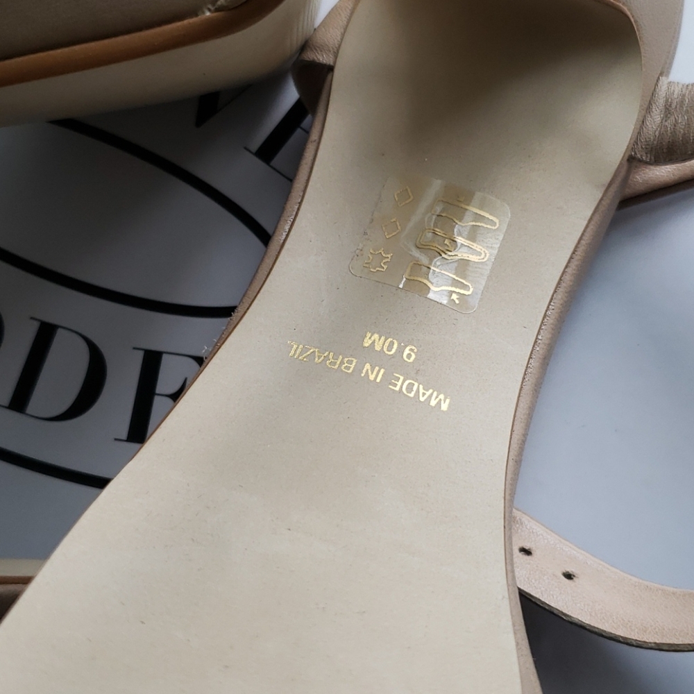 Heels - Picture 3 of 4